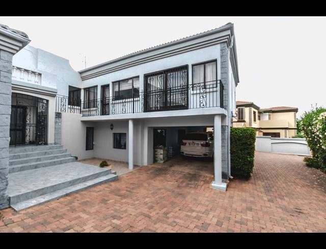 4 BEDROOM HOUSE FOR SALE IN FOURWAYS
